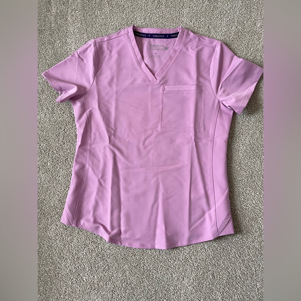 Fabletics lilac XS scrub top
